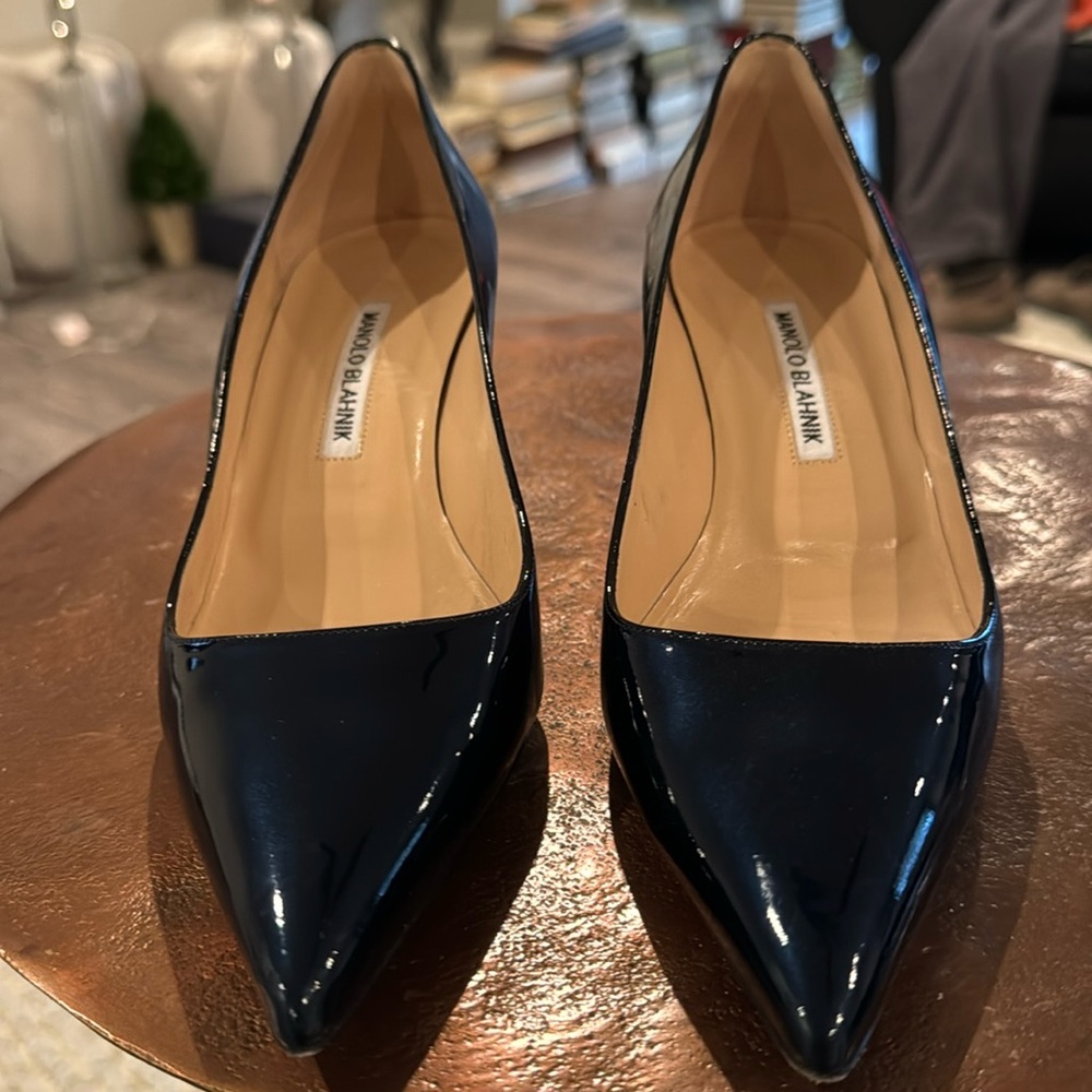 Manolo Blahnik black patent heels. Size 8